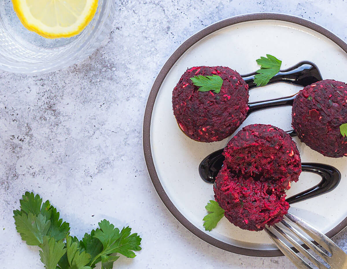 A plate of some delicious beetballs