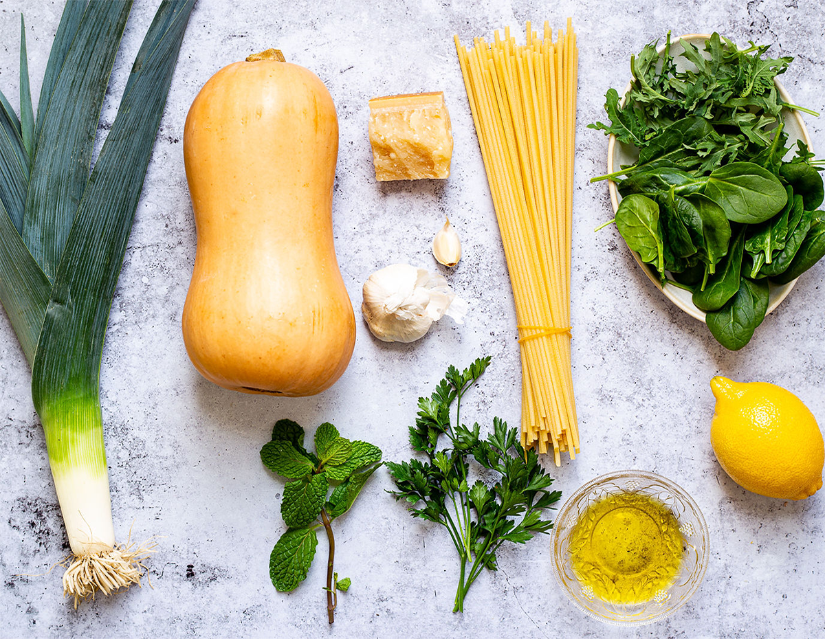 The ingredients needed to make bucatini with butternut squash and winter pesto