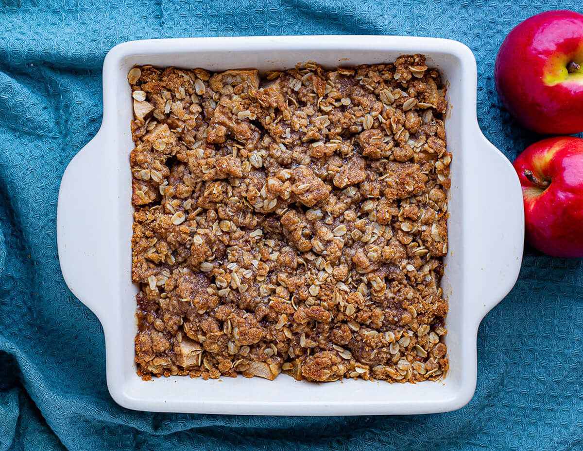 Some tasty cinnamon apple crisp in a casserole dish